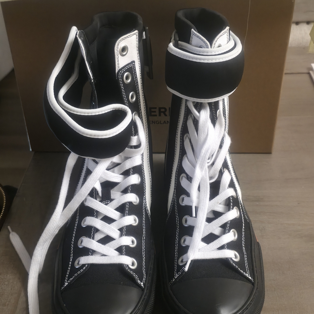 Brand NEW BURBERRY Black and White High-Top Sneakers